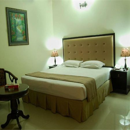 Ambassador Residency Hotel Chittagong Exterior photo