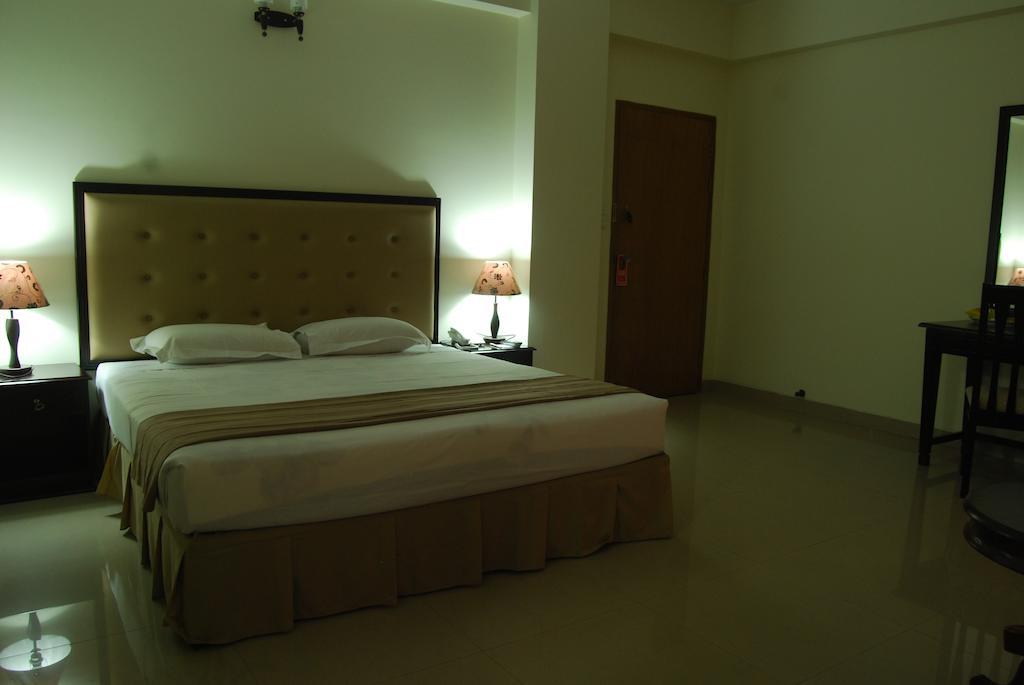 Ambassador Residency Hotel Chittagong Exterior photo
